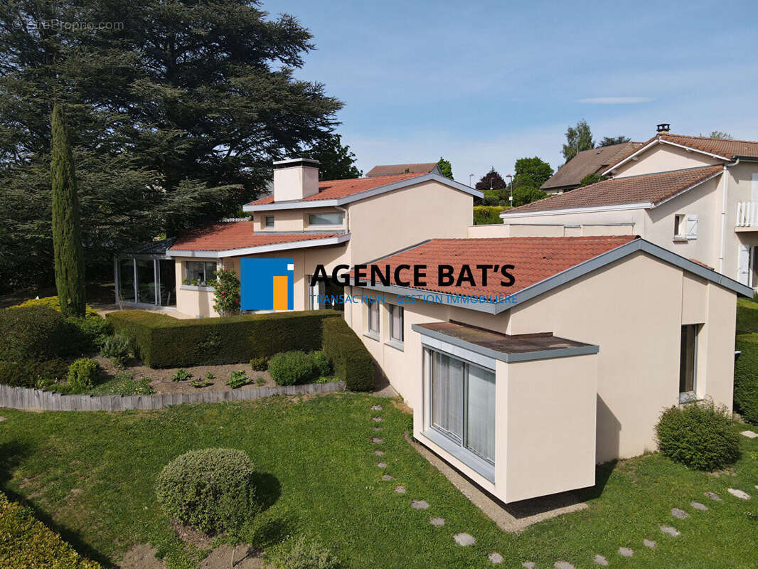 Photo 2 - Maison à SAINT-GENEST-LERPT
