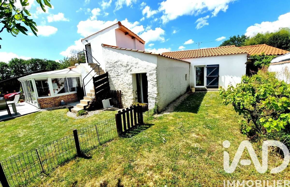 Photo 1 - Maison à SAINT-CHRISTOPHE-DU-LIGNERON