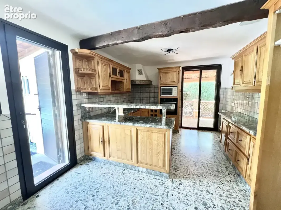 Maison T5 sur 1 480 m² de terrain avec piscine - photo 12