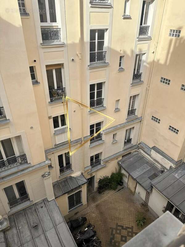 Appartement à PARIS-18E