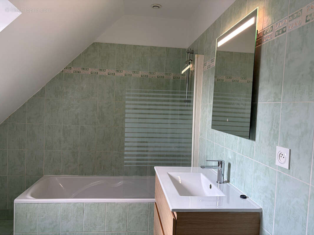 A vendre Plumelin, maison 3 chambres, terrain d'environ 660m² - photo 8