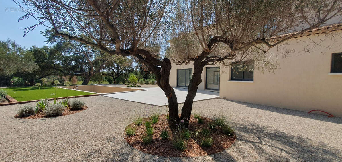 Maison à PLAN-DE-LA-TOUR