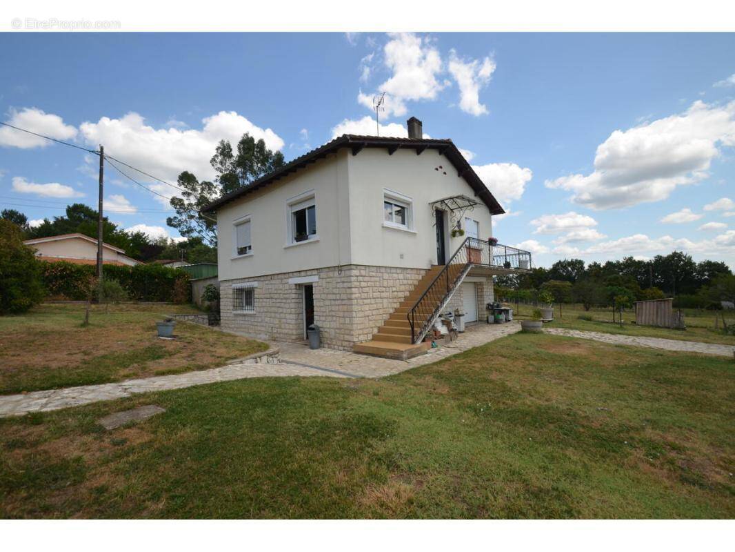 Maison à MONTPON-MENESTEROL