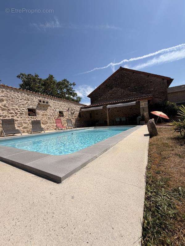 Maison 180 m² à Piegut-Pluviers  - photo 30