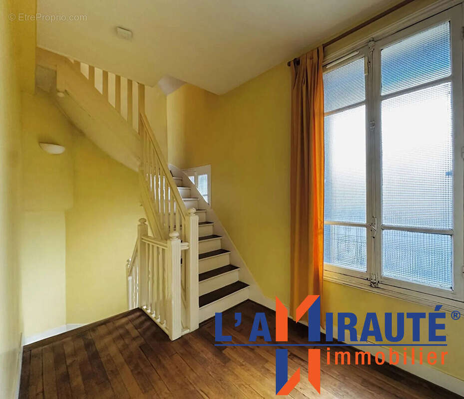 Maison à SARTROUVILLE