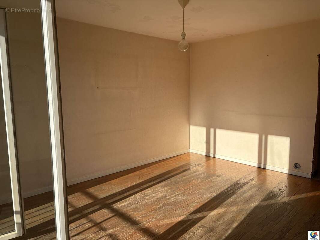 Maison à SAINT-LAURENT-DE-MURE