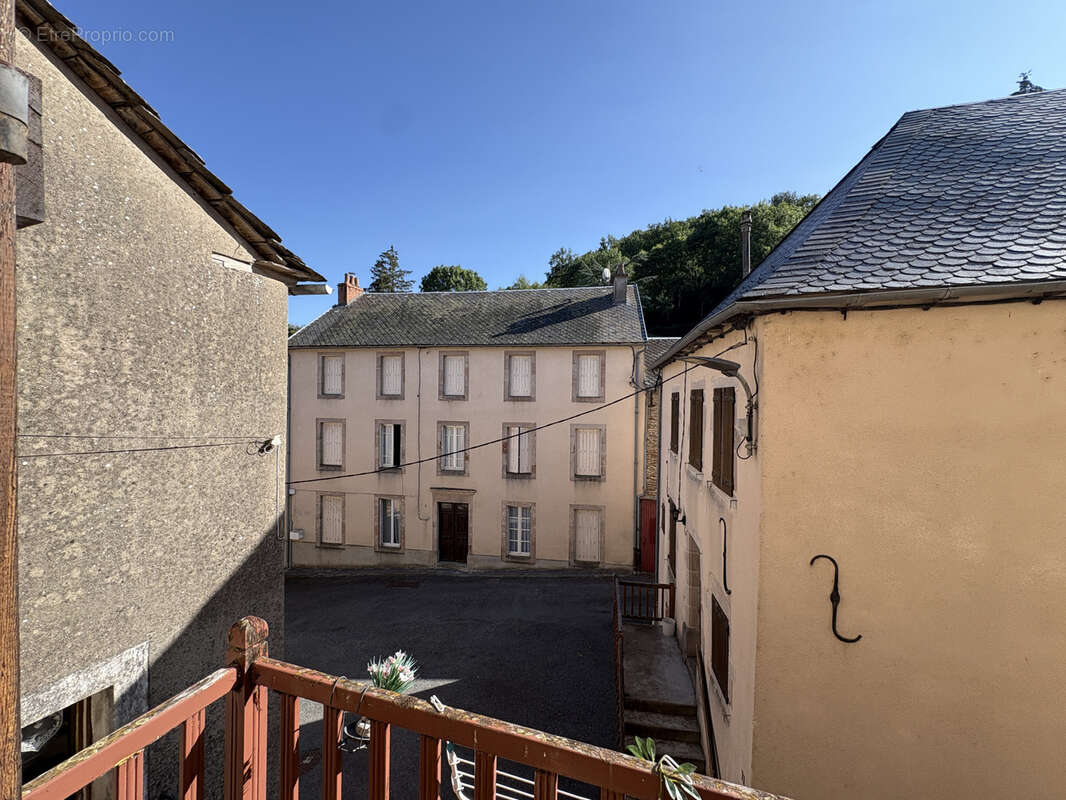 Ségur en Aveyron, Jolie maison au centre du village exploitée en gîte. - photo 9