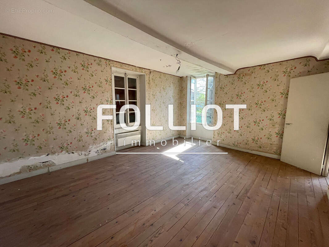 Maison à LAIZE-LA-VILLE