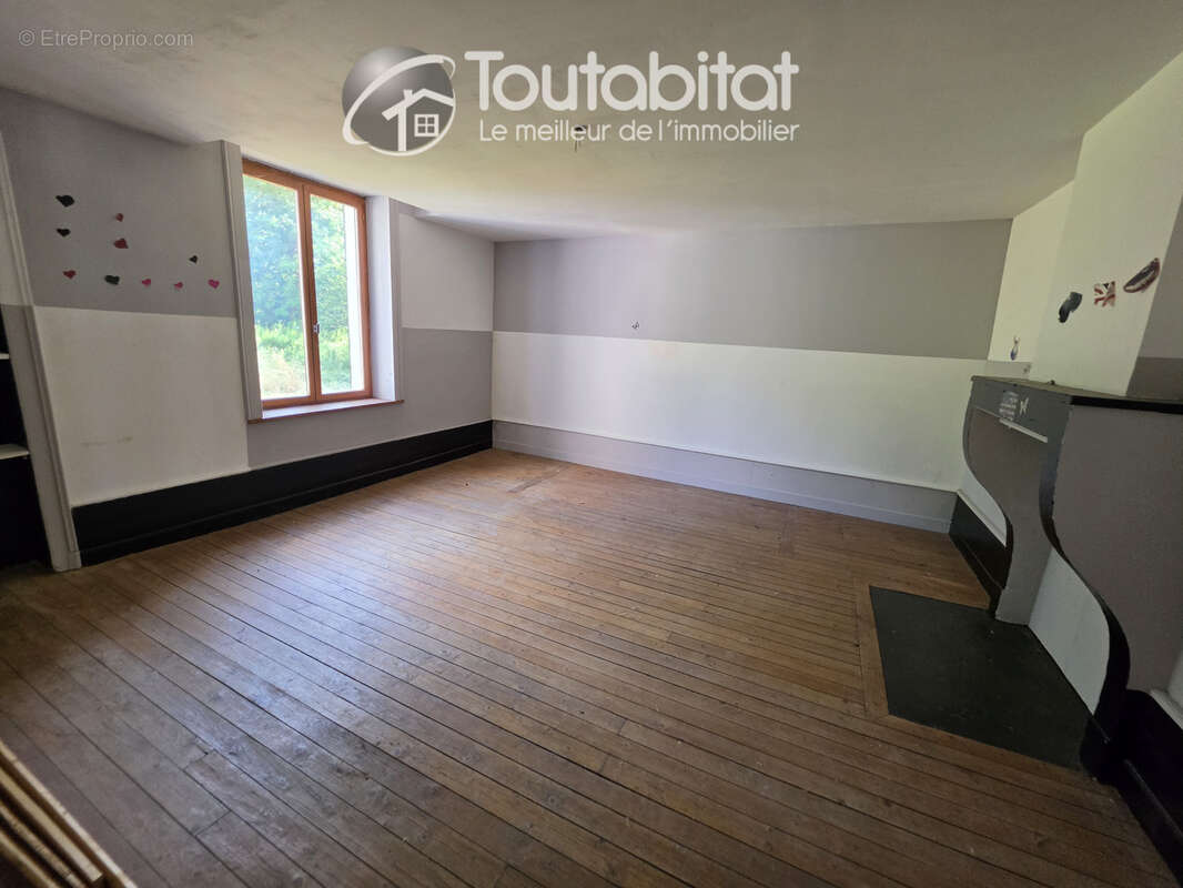 Appartement 840 m² à Sedan  - photo 94