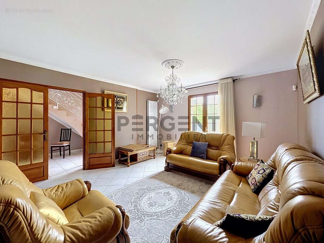 Maison 178 m² à La Francheville  - photo 4