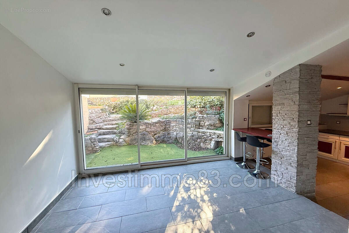 Maison à SAINT-MAXIMIN-LA-SAINTE-BAUME