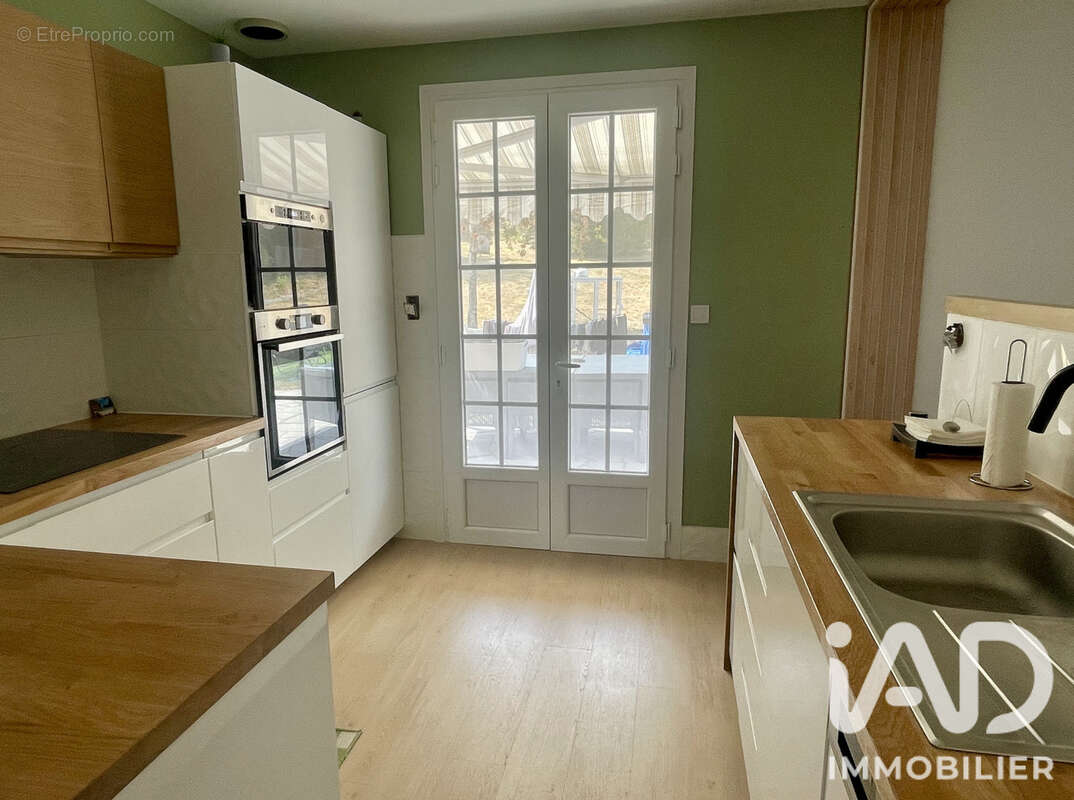 Maison 175 m² à Saint-Martin-Du-Tertre  - photo 7
