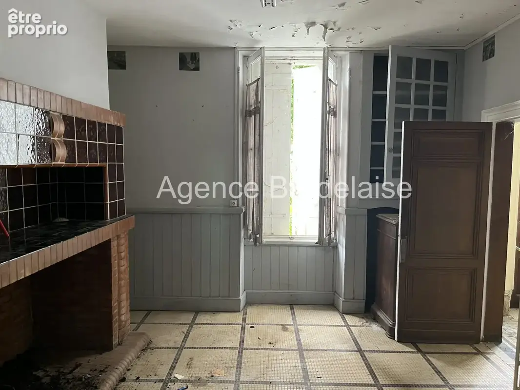 Maison 260 m² à Soulignac  - photo 7