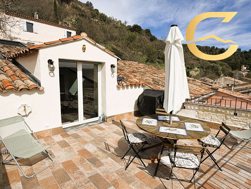Maison à JOUQUES