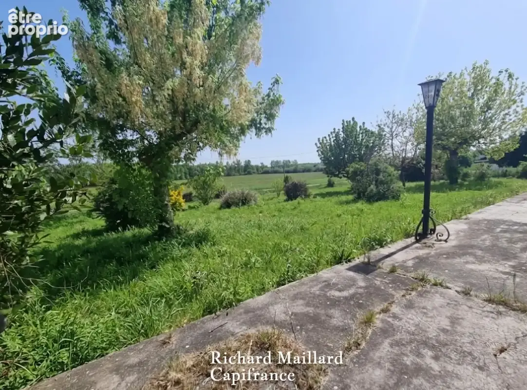 EXCLUSIVITÉ — Maison de caractère à fort potentiel à rénover — Cadre naturel exceptionnel  sur 3 300 m² de terrain - photo 18