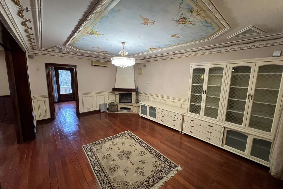 Maison à SAINT-MAUR-DES-FOSSES