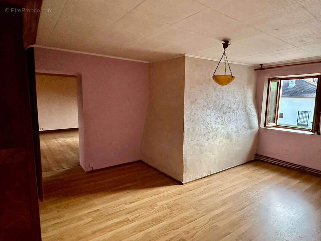 Maison à VERNOIS-LES-BELVOIR