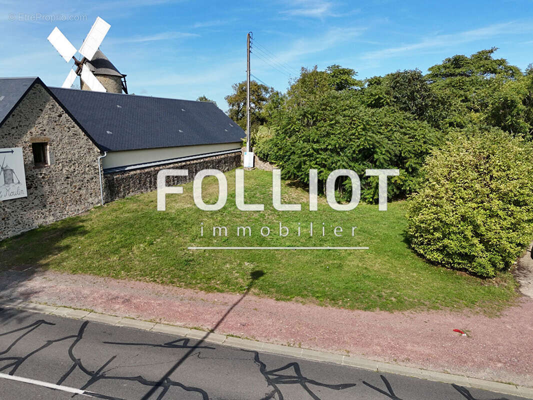 Terrain à GOUVILLE-SUR-MER