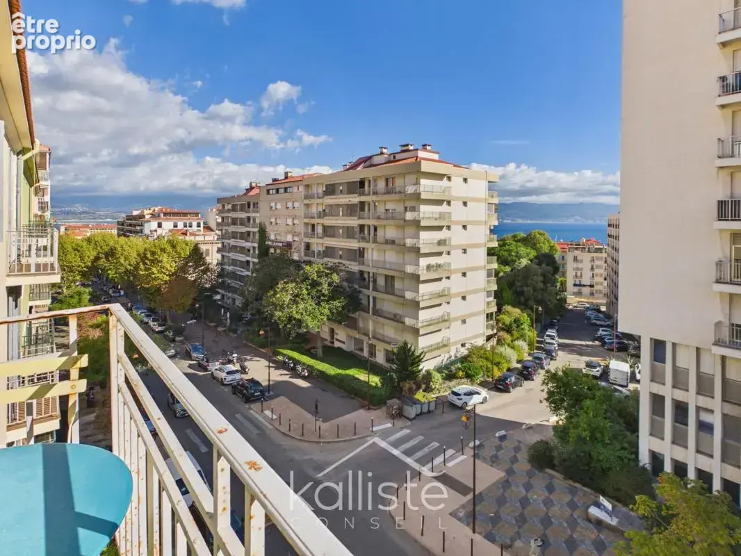 Ajaccio - cours général-leclerc - duplex à rénover avec vue mer et balcon - photo 6