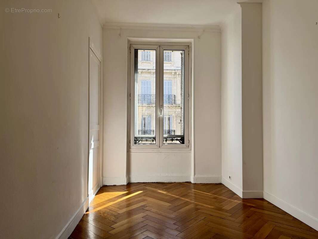 Appartement à MARSEILLE-6E