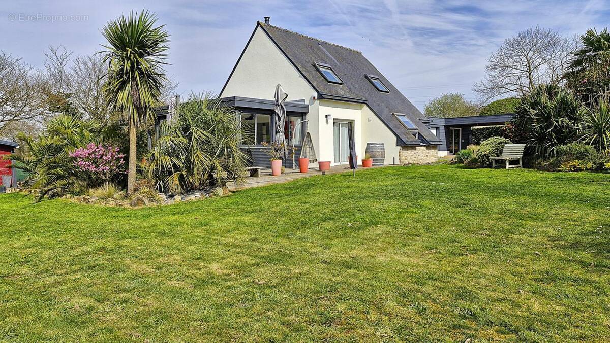 Maison à LANRODEC