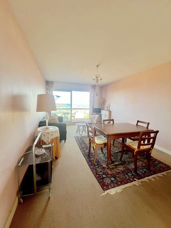 FACE MER Appartement 3 pièces avec vue mer balcon garage et cave - photo 4