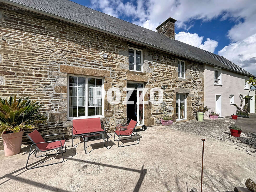 A VENDRE à Grandparigny - Maison 6 pièce(s) 196 m² - photo 18