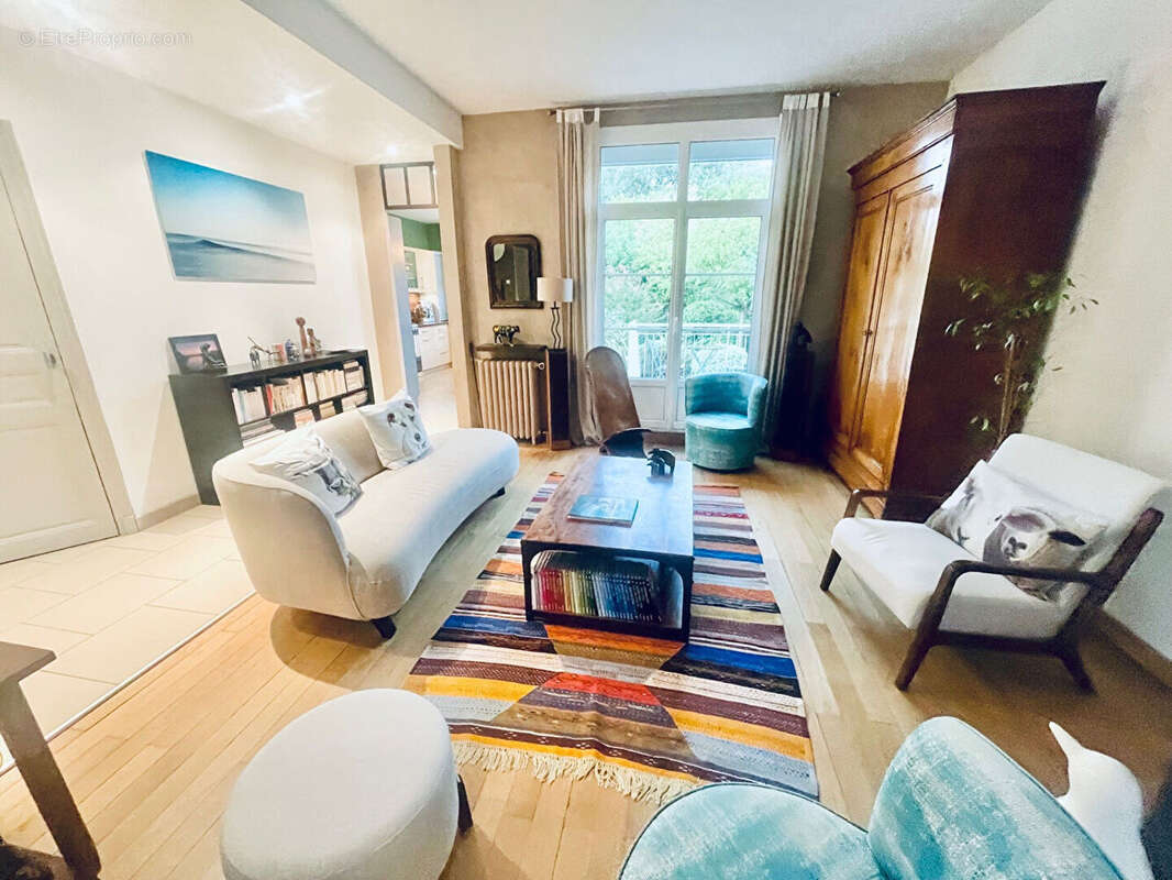 Maison à SAINT-CYR-SUR-LOIRE