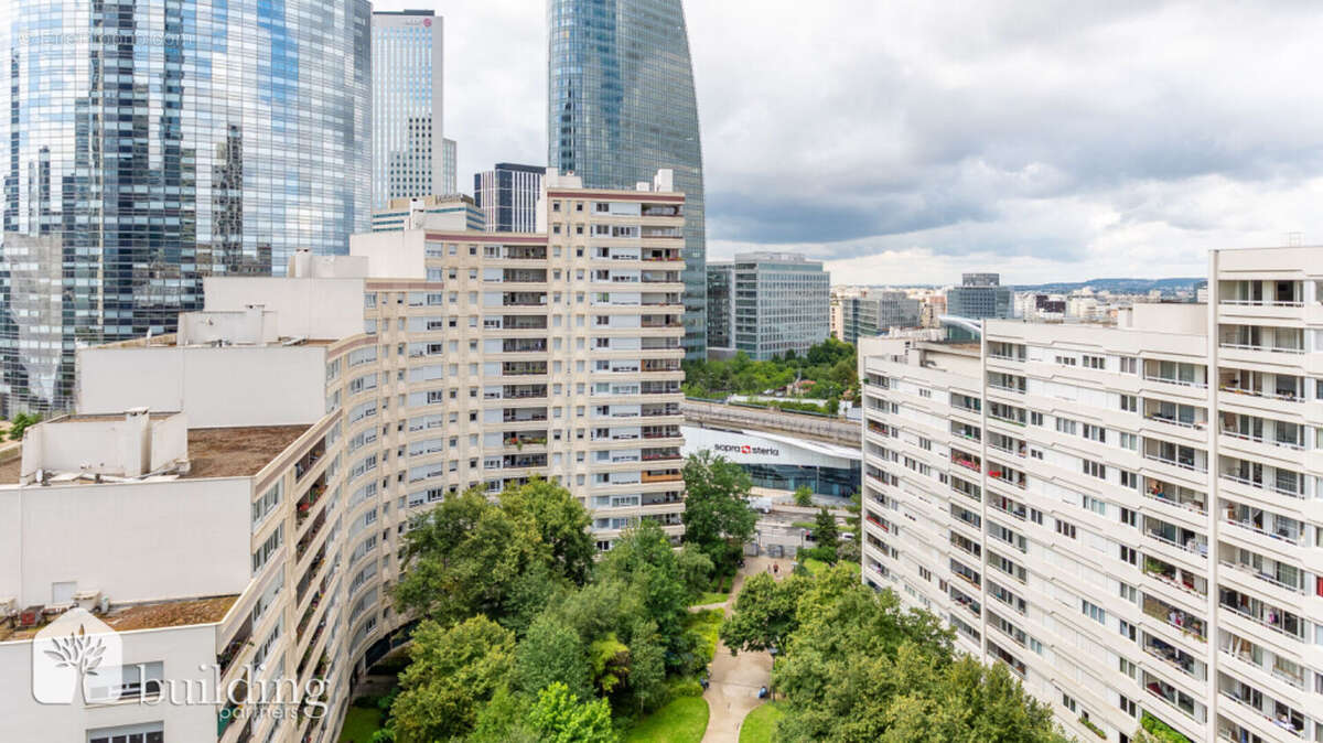Appartement à COURBEVOIE