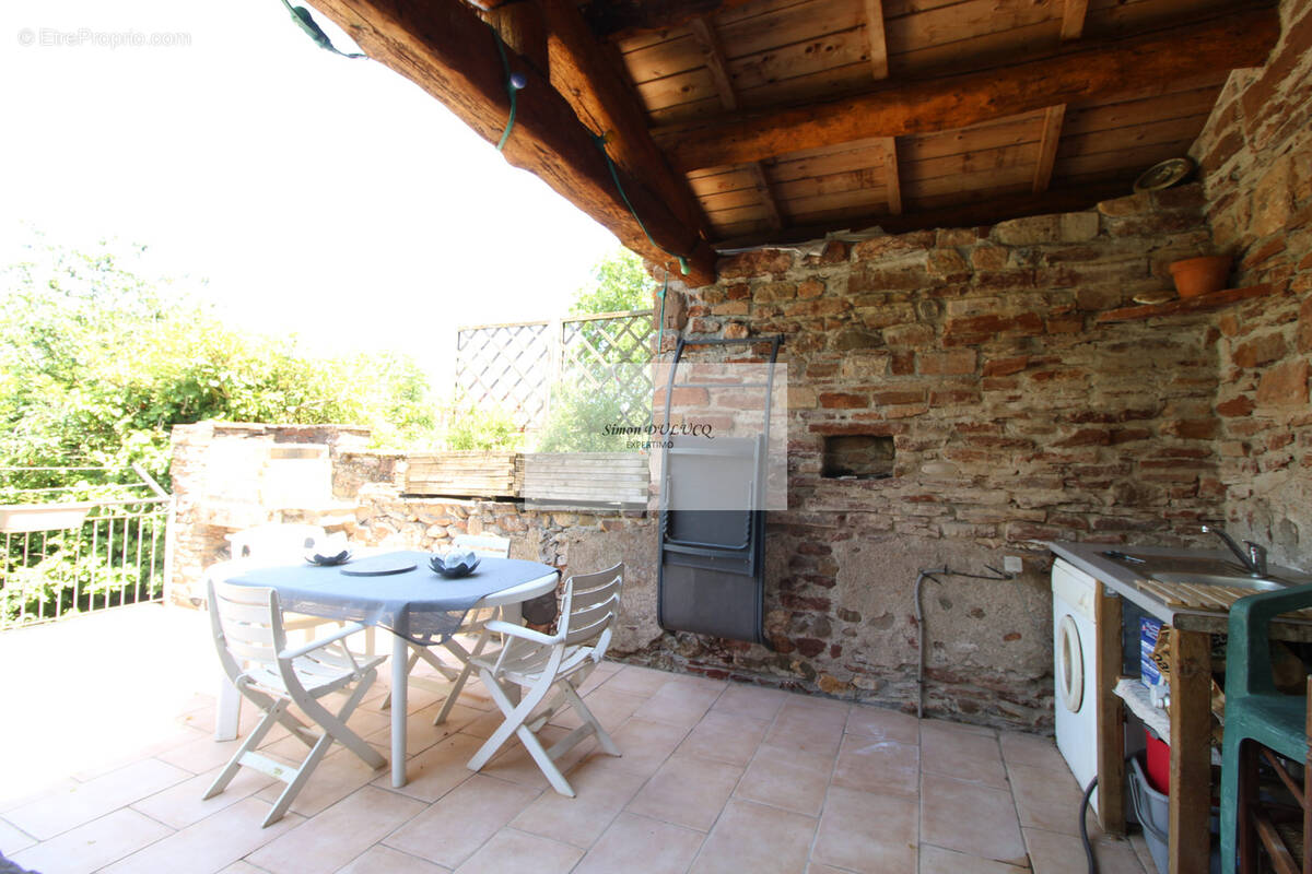 Maison familiale avec terrasse, caves et jardinet - photo 16