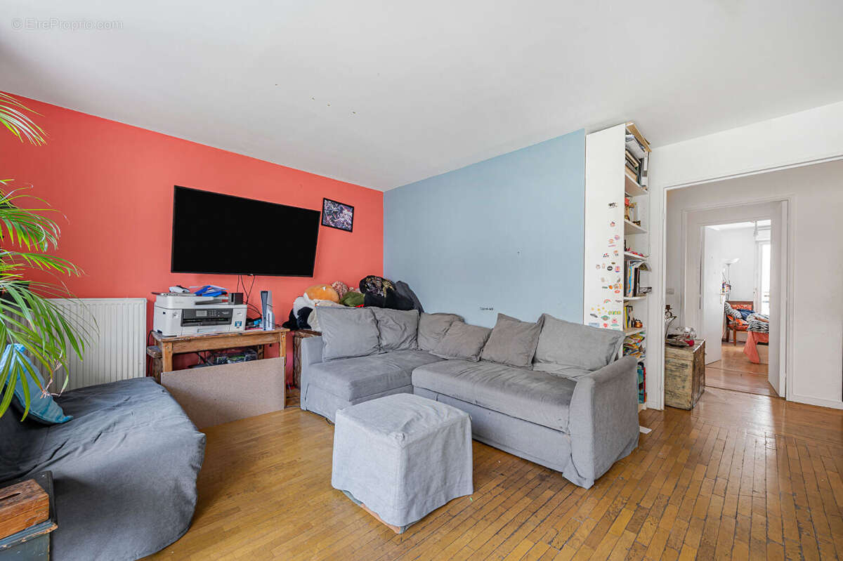 Appartement à COURBEVOIE