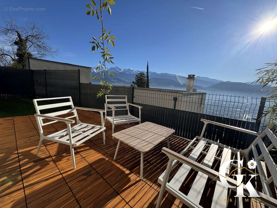 Appartement à CORENC