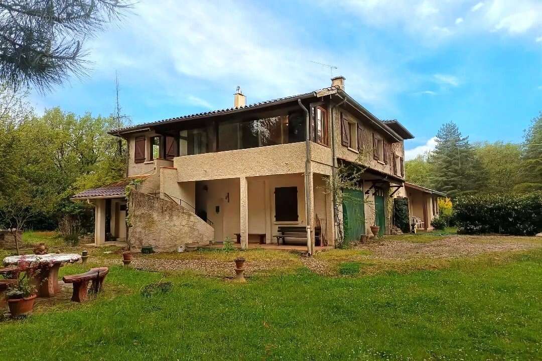 Maison à PUYCALVEL