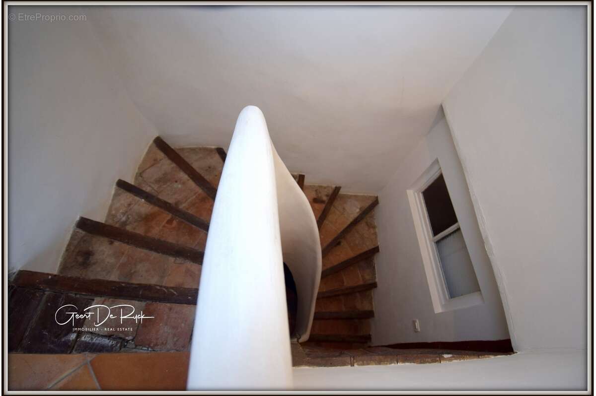 Maison à vendre T6  145 m² proche de SERVIES EN VAL (11) avec toit terrasse et vue panoramique - photo 13
