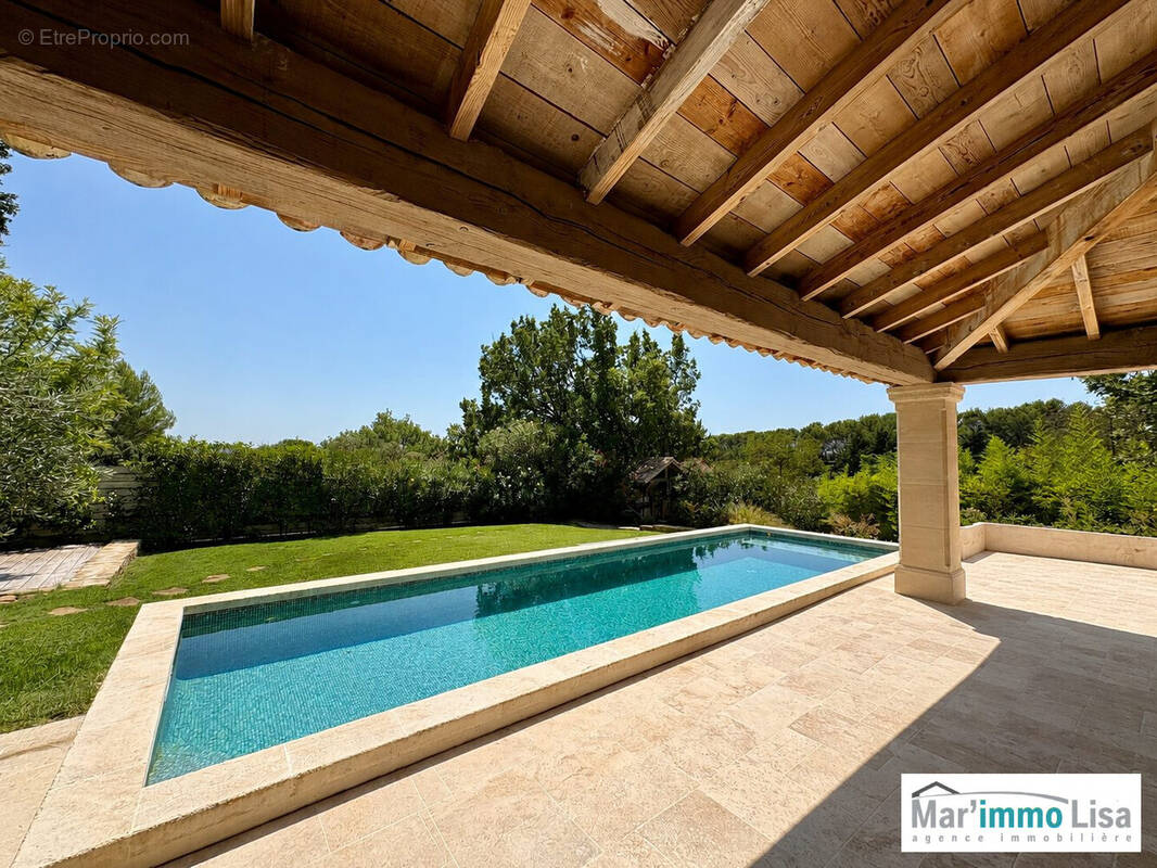 Maison 177 m² à Merindol  - photo 1