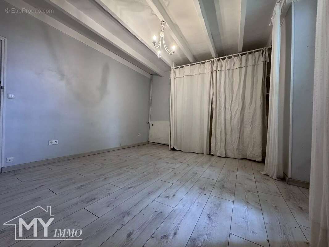 SAINT MÉARD DE GURÇON – Maison en pierre avec grange - photo 11