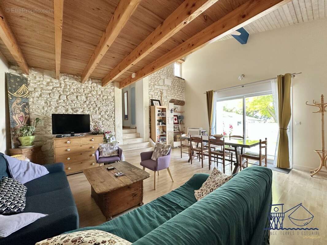 Maison à SAINT-FORT-SUR-GIRONDE