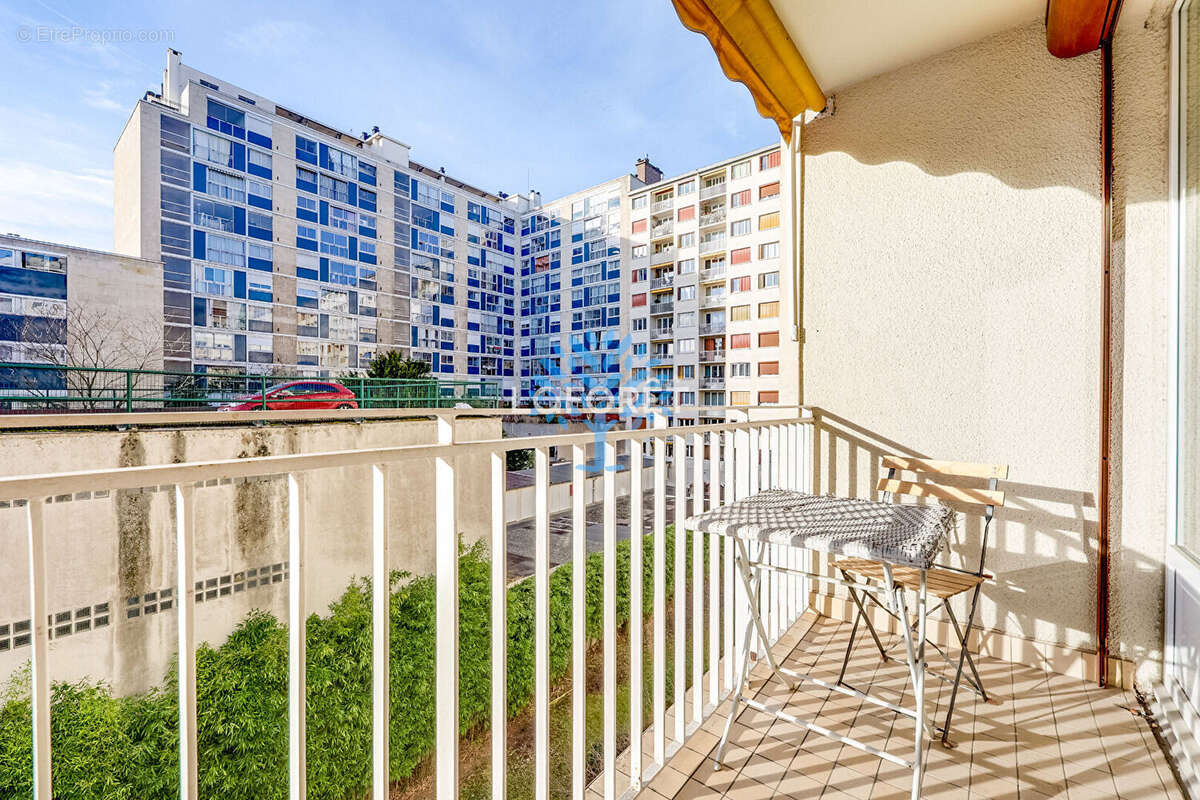 Appartement à PARIS-20E