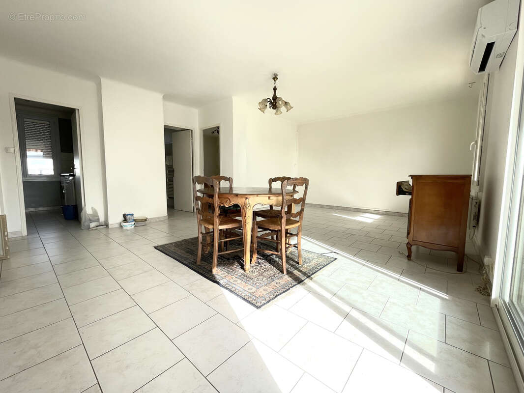 Appartement à MARSEILLE-8E