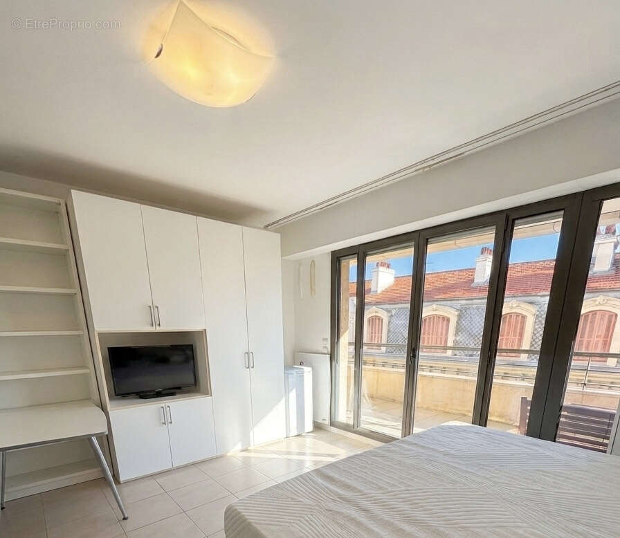 Exclusivité nice carré d’or   studio avec terrasse de 14m2 - photo 2