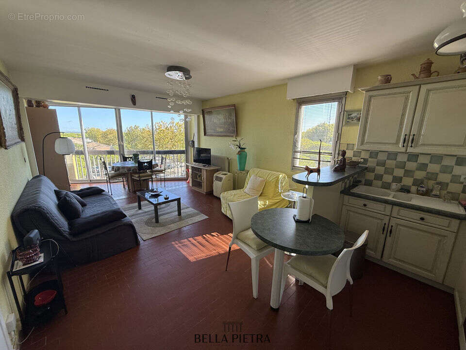 Appartement à MAUGUIO