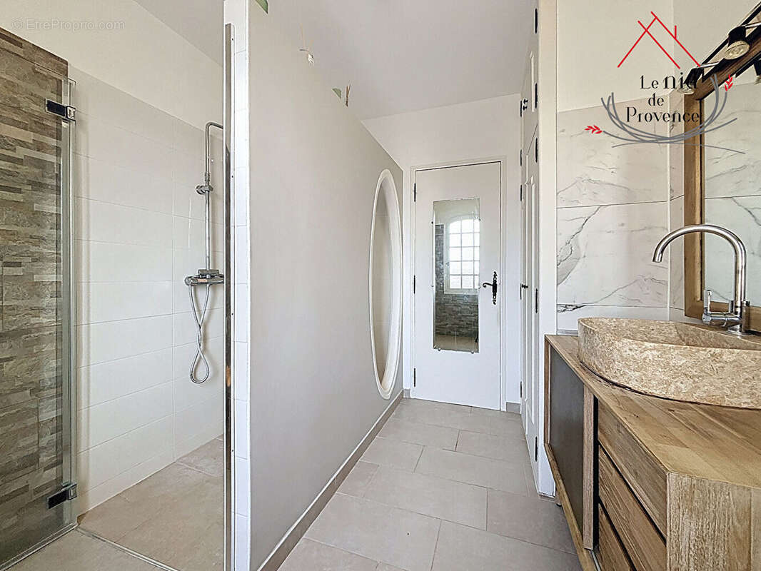 Maison à SAINTE-CECILE-LES-VIGNES