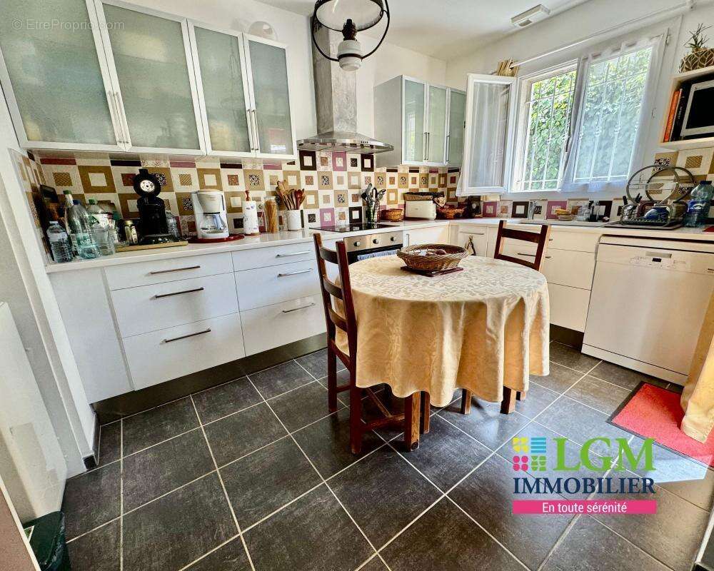 Maison à PLAN-DE-LA-TOUR