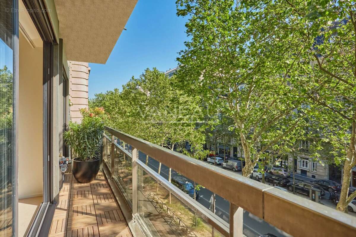 Appartement à PARIS-7E