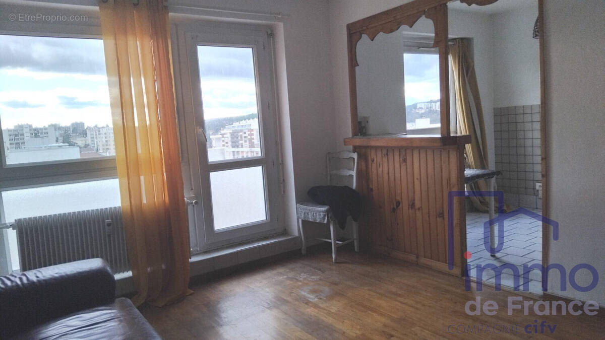 Appartement à SAINT-ETIENNE