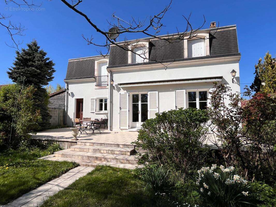 Maison à SAINT-DENIS-EN-VAL