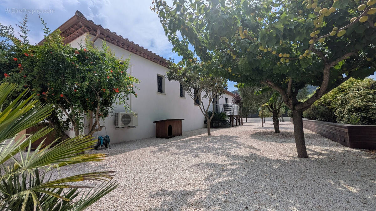 Maison à GONFARON