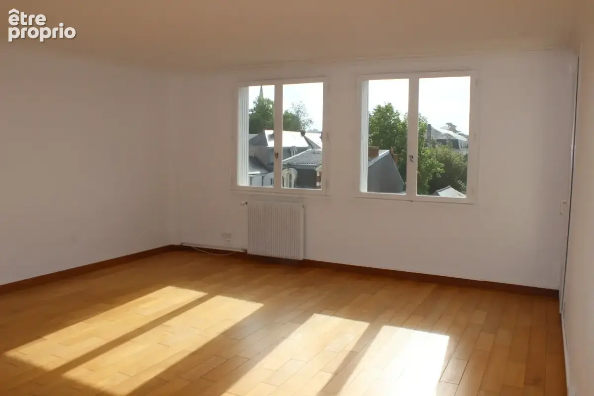 Appartement de 78m² hyper centre à vendre 4 pièces CHOLET (49) - photo 2