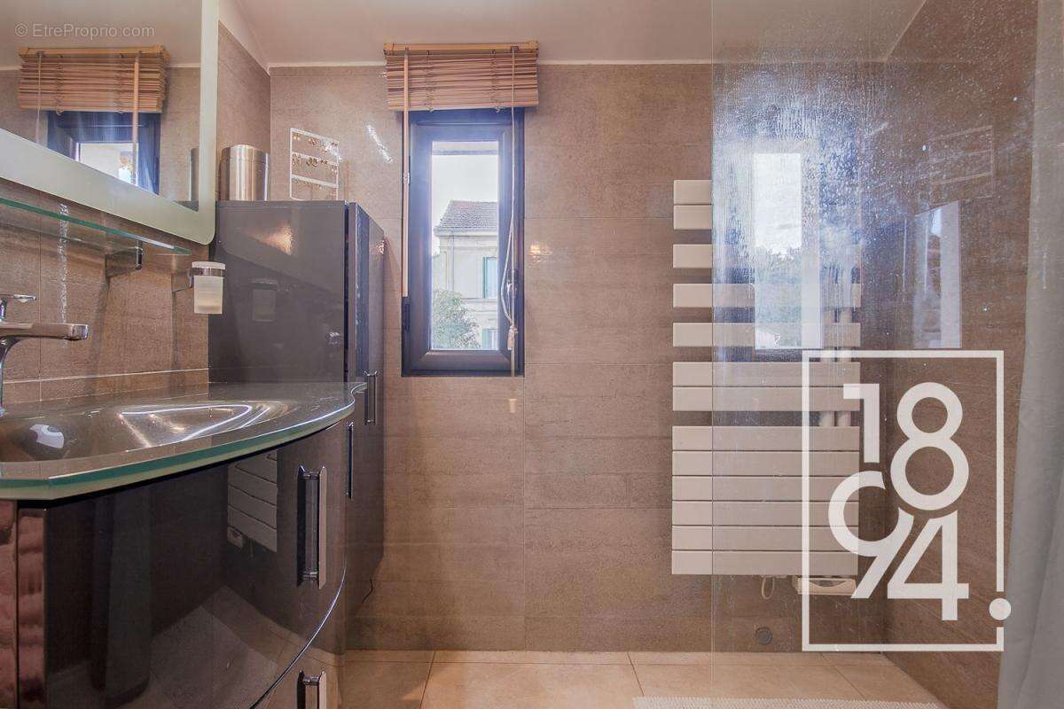 Appartement à LE PUY-SAINTE-REPARADE