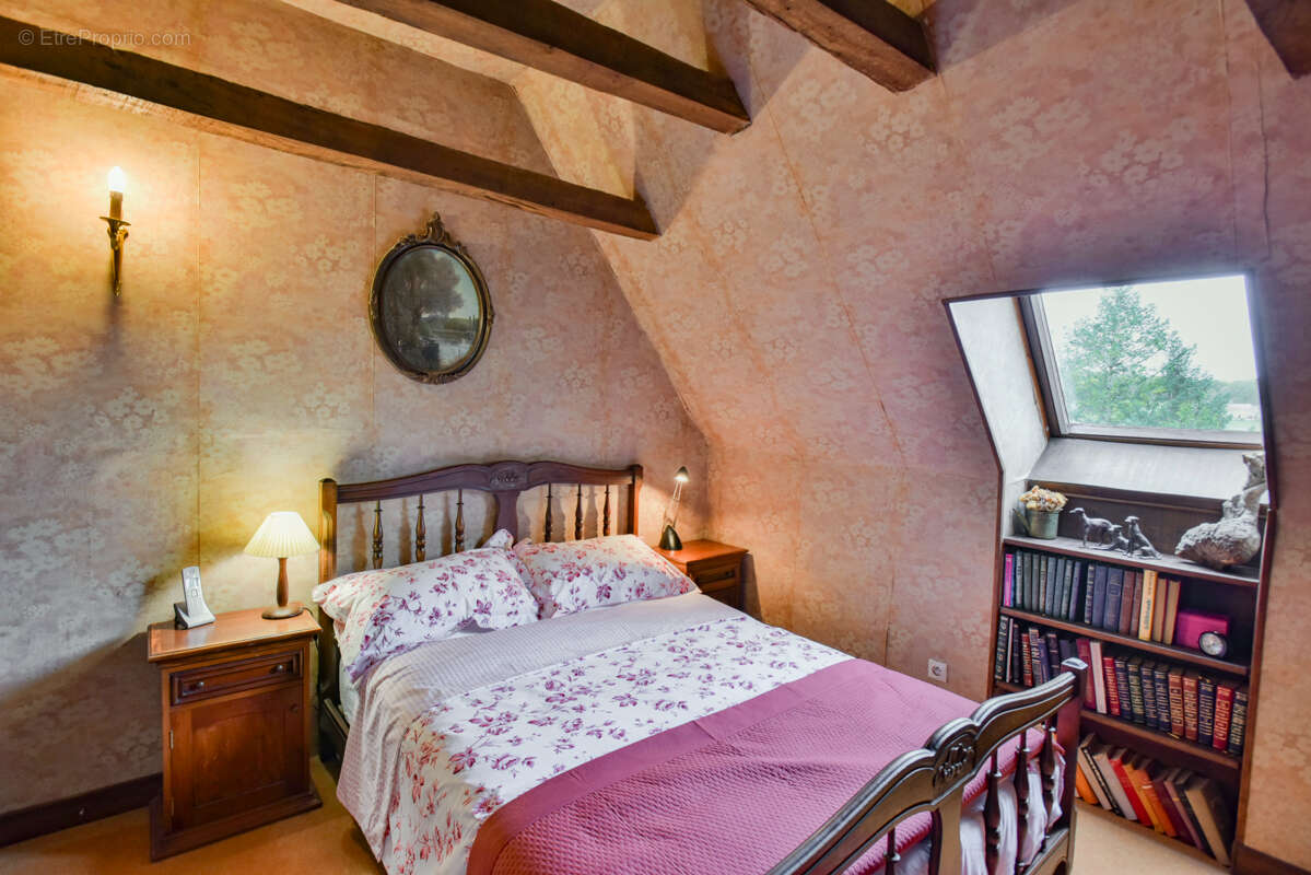 Maison à COUZE-ET-SAINT-FRONT